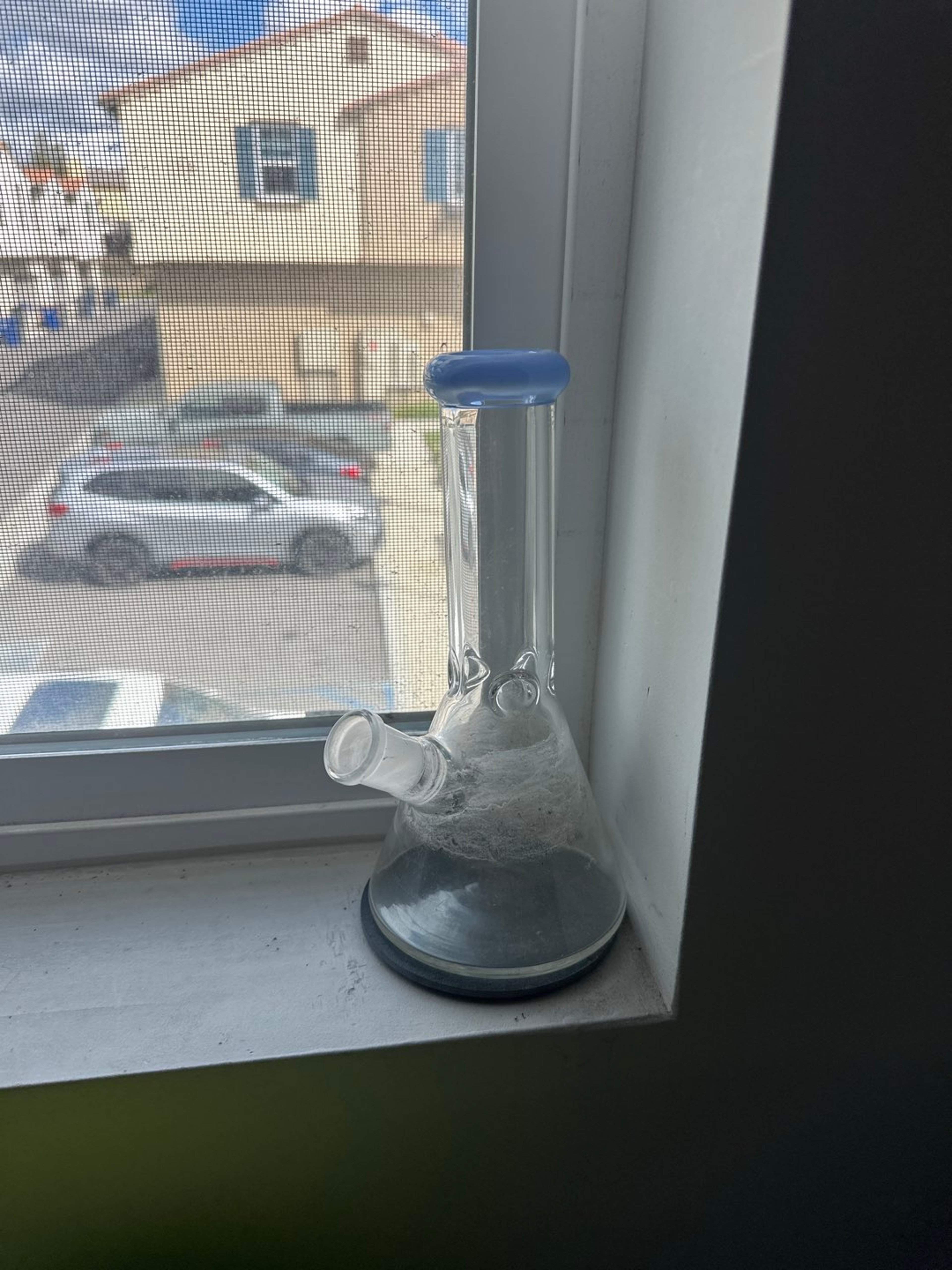 Preview pic of Clear Blue Beaker Bong