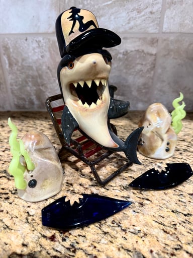Preview pic of Niko Cray Beach Shark