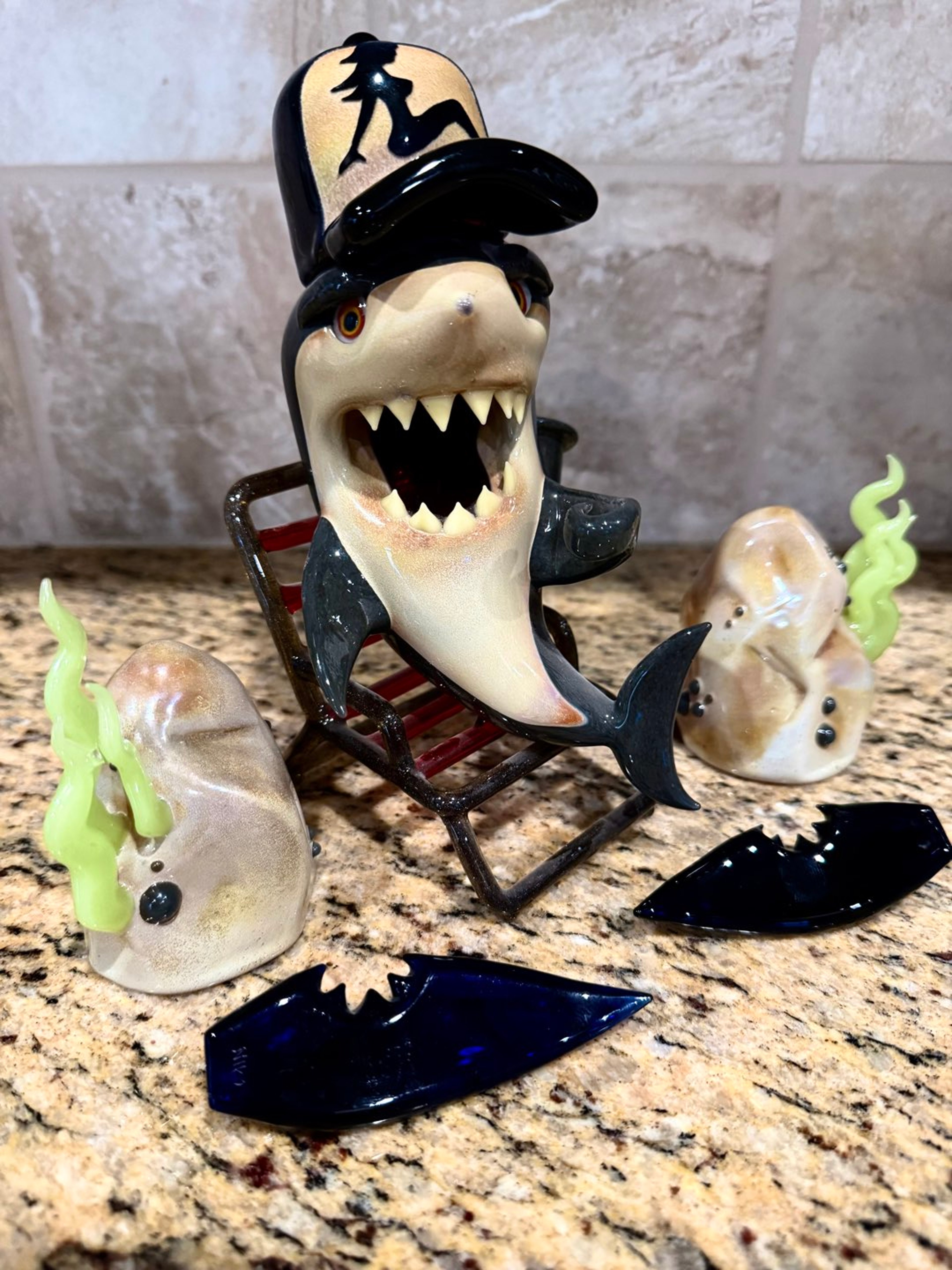 Preview pic of Niko Cray Beach Shark