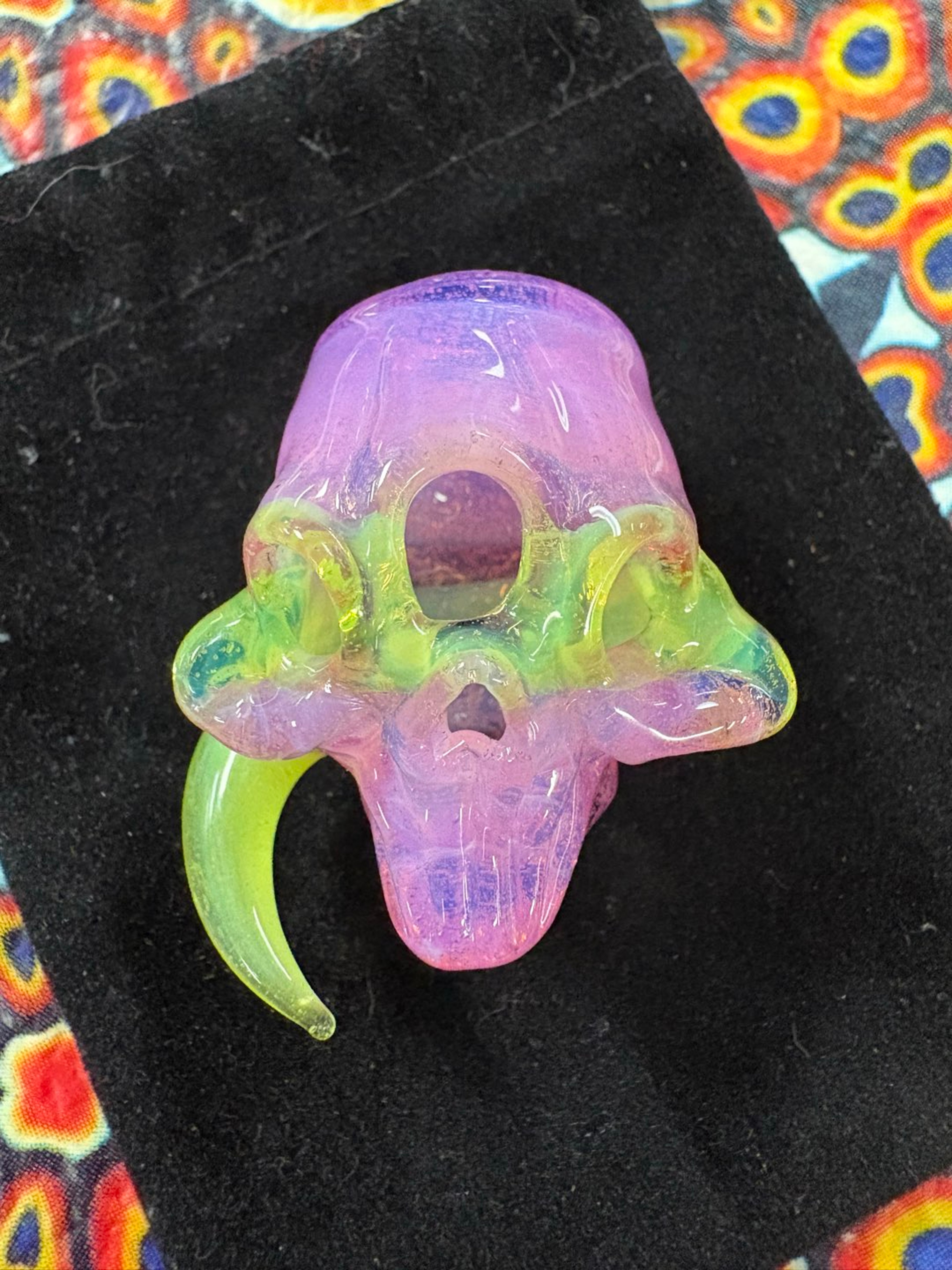 Preview pic of Ghost Glass Bead