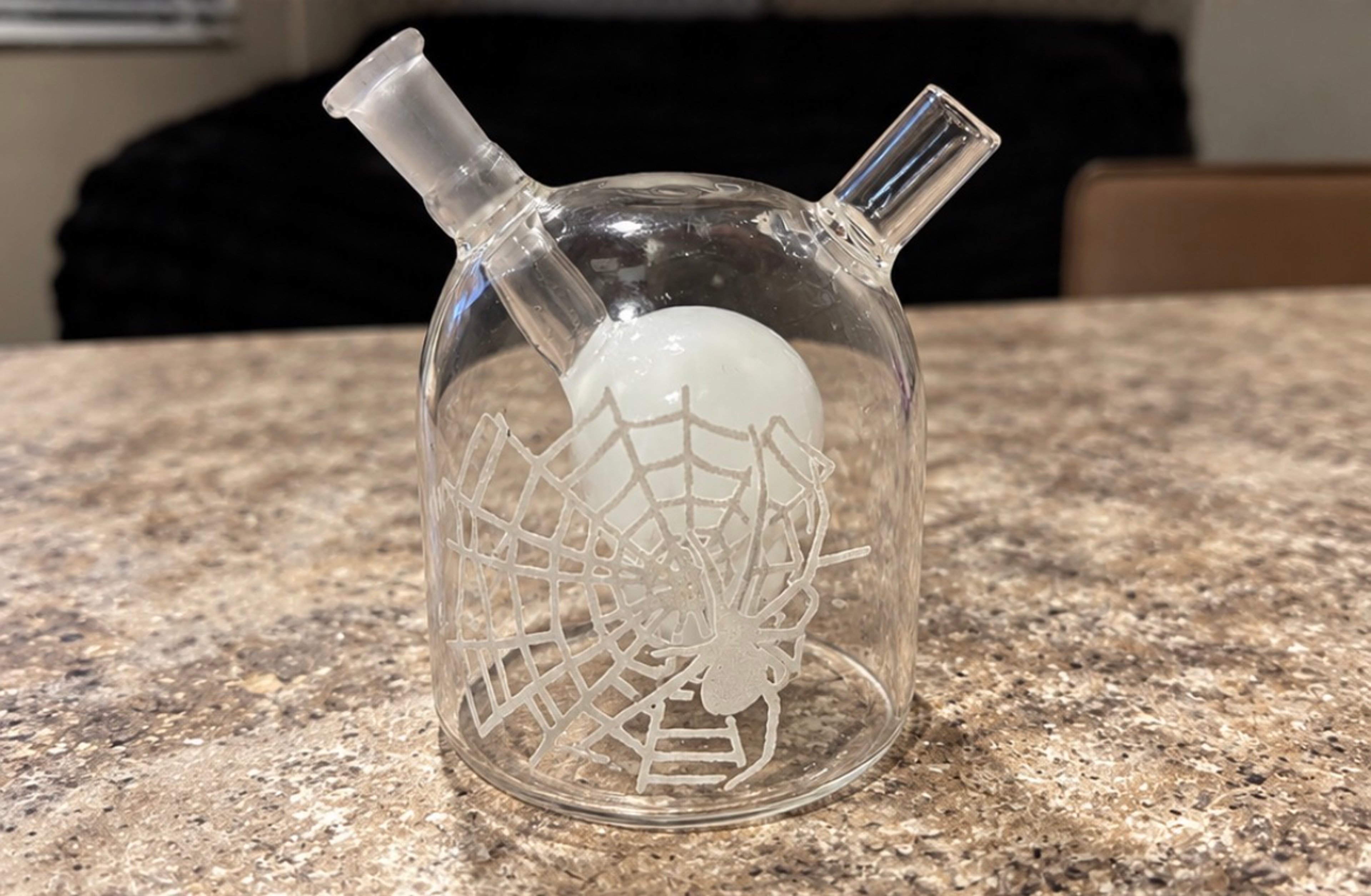 Preview pic of Skull Bong "Head High"