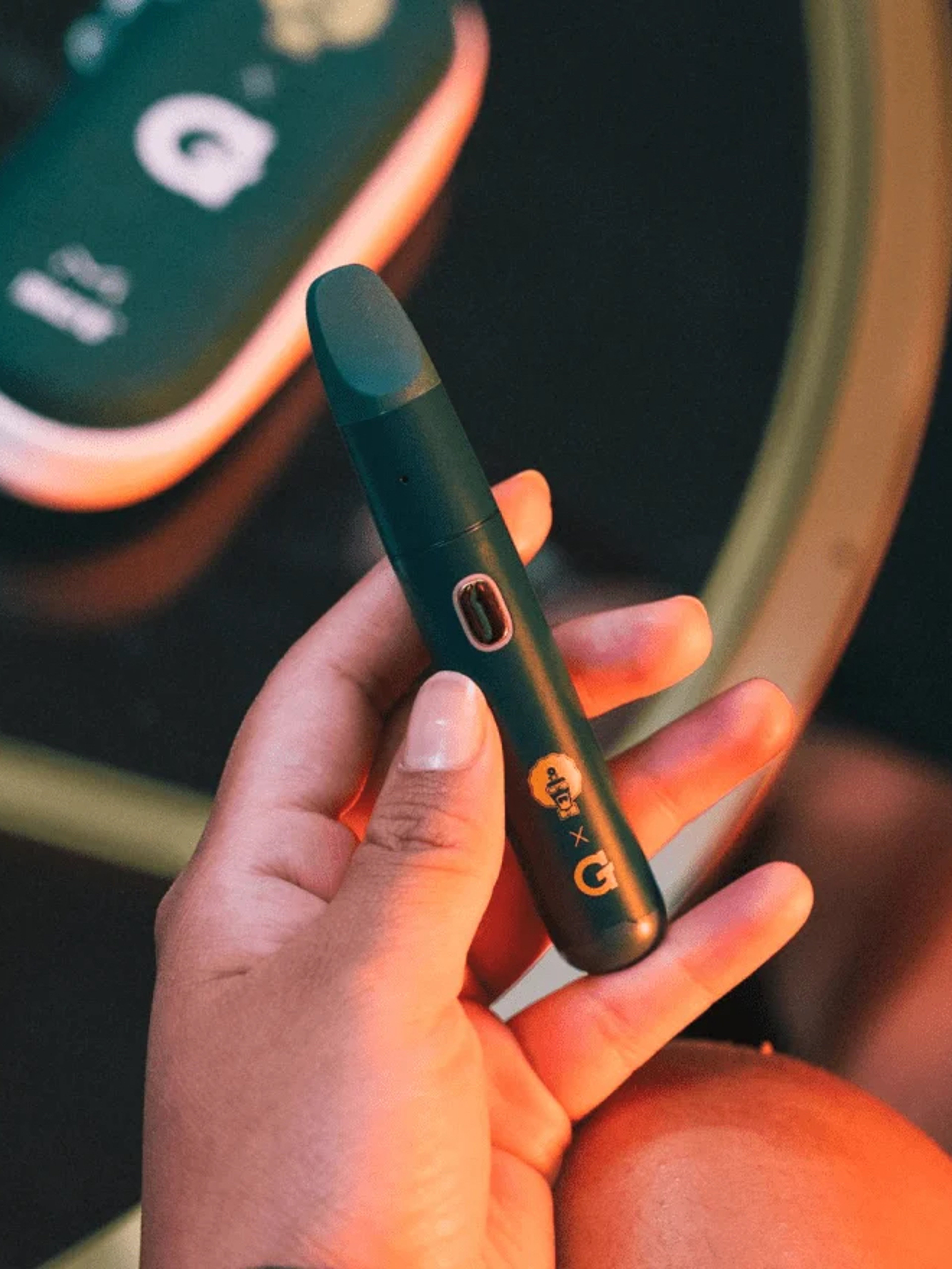 Preview pic of Introducing the G Pen Roam, an all-in-one portable vaporizer intuitively designed to provide water-filtered concentrate vaporization on-the-go.  Featuring a spill-resistant, self-contained borosilicat