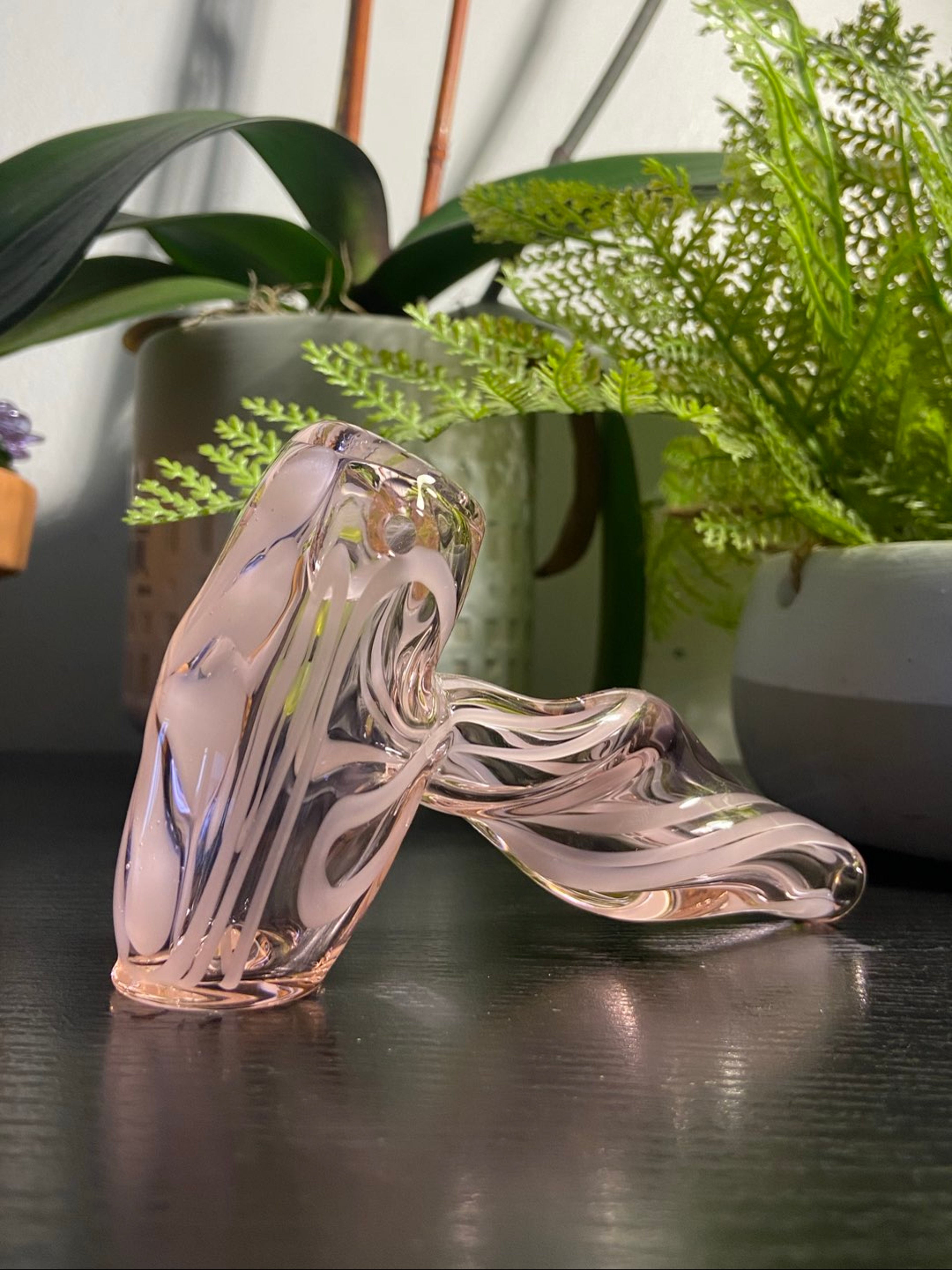 Hammer Glass Pipe Twisted Pink image 0