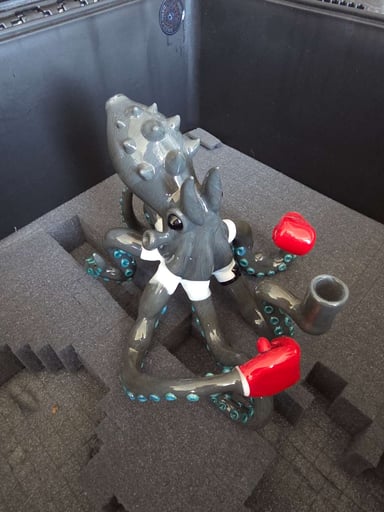 Preview pic of Wicked Glass Kraken Octopus Rig | Boxing Gloves | Custom Case | Excellent Condition