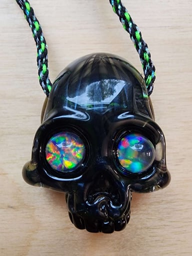 Preview pic of Akm UV pendy