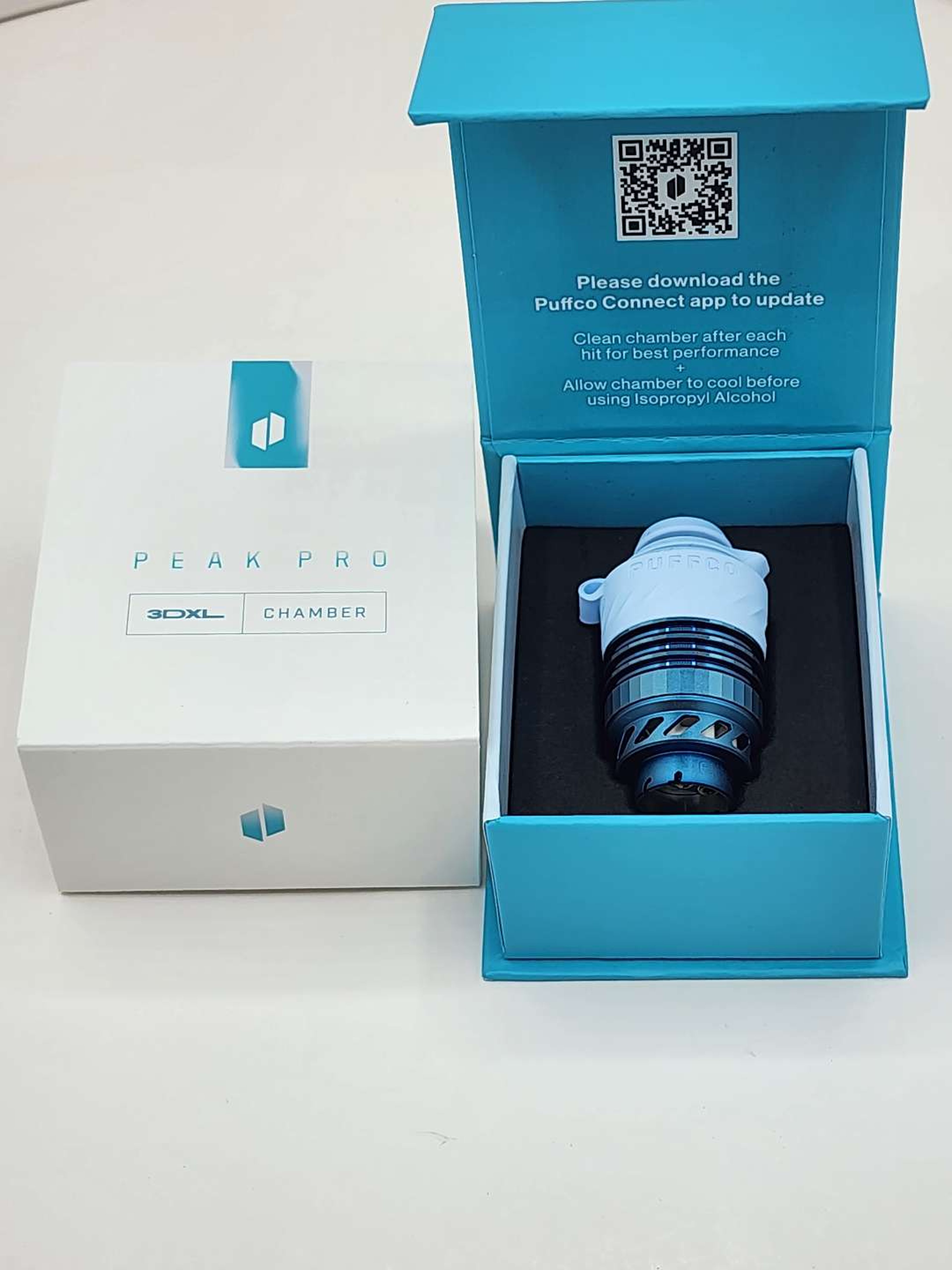 Preview pic of Puffco Peak Pro 3DXL Chamber - Limited Edition Glacier (new in box)