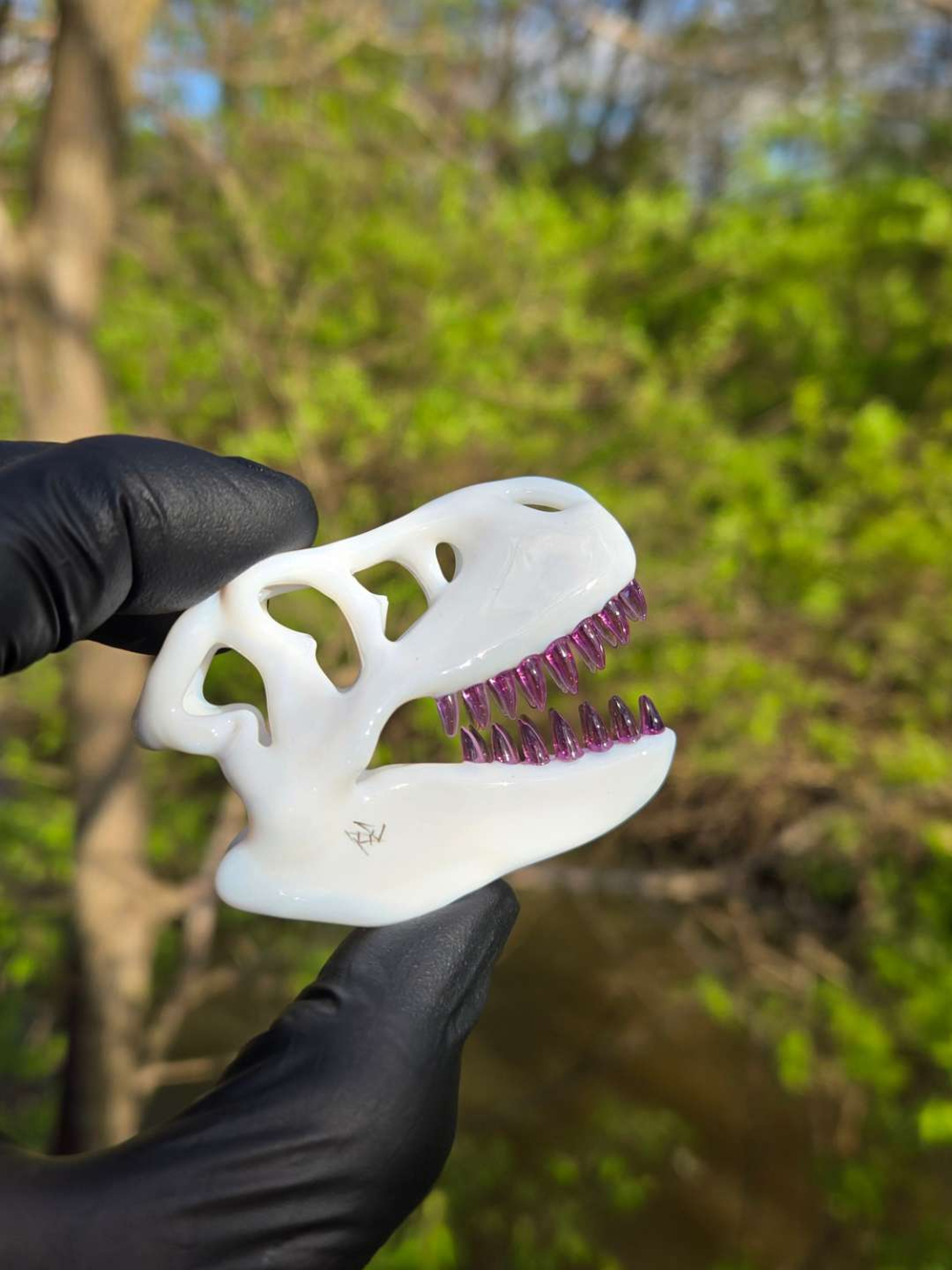 Preview pic of Roe Glass - T-Rex Skull Pendant Lotus White
