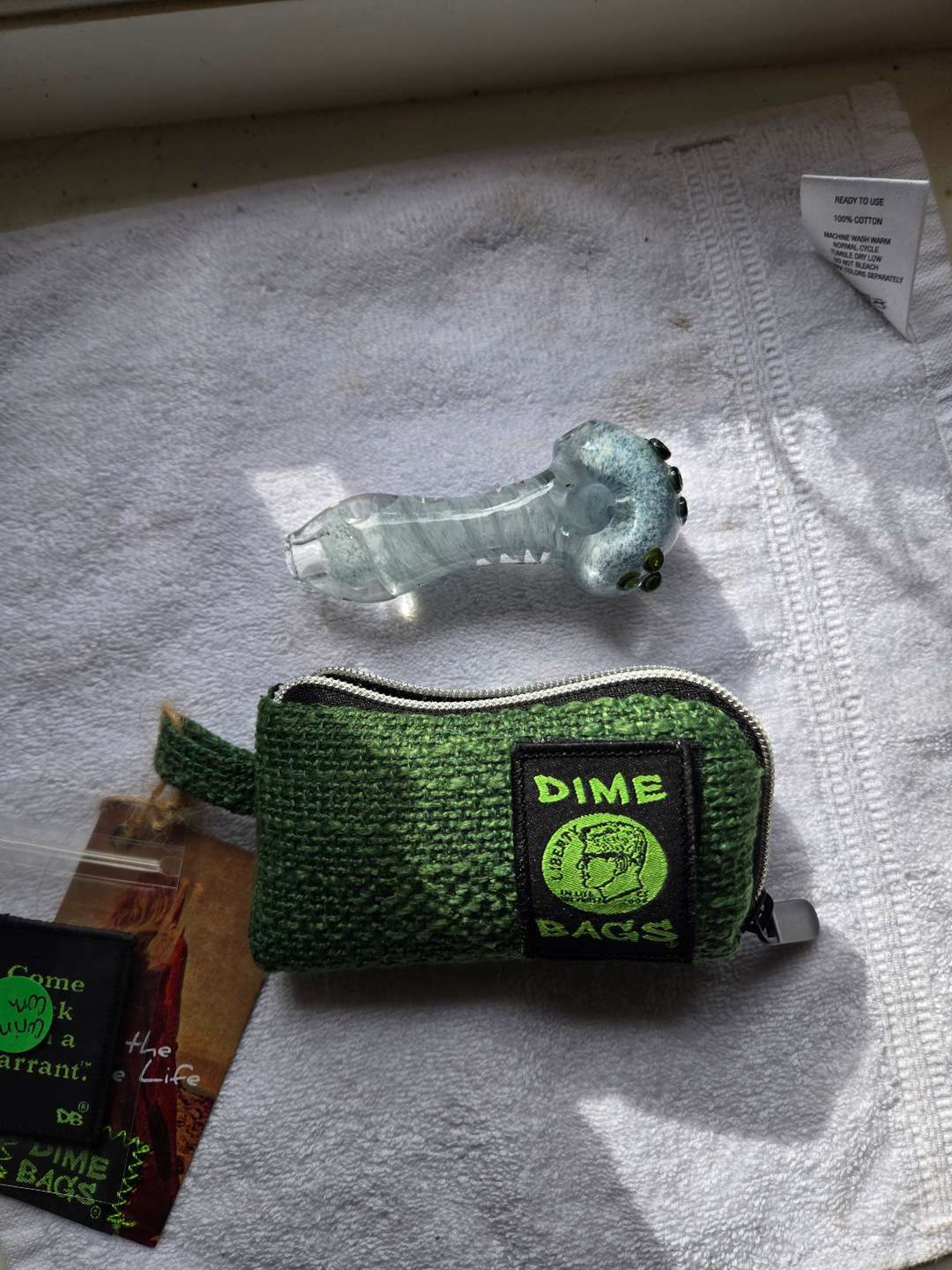 Preview pic of Dime bag with pipe