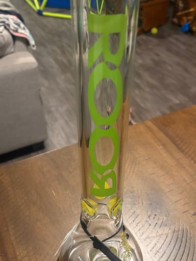 Preview pic of ROOR Classic Beaker Bong, which is an iconic, high-end scientific water pipe.