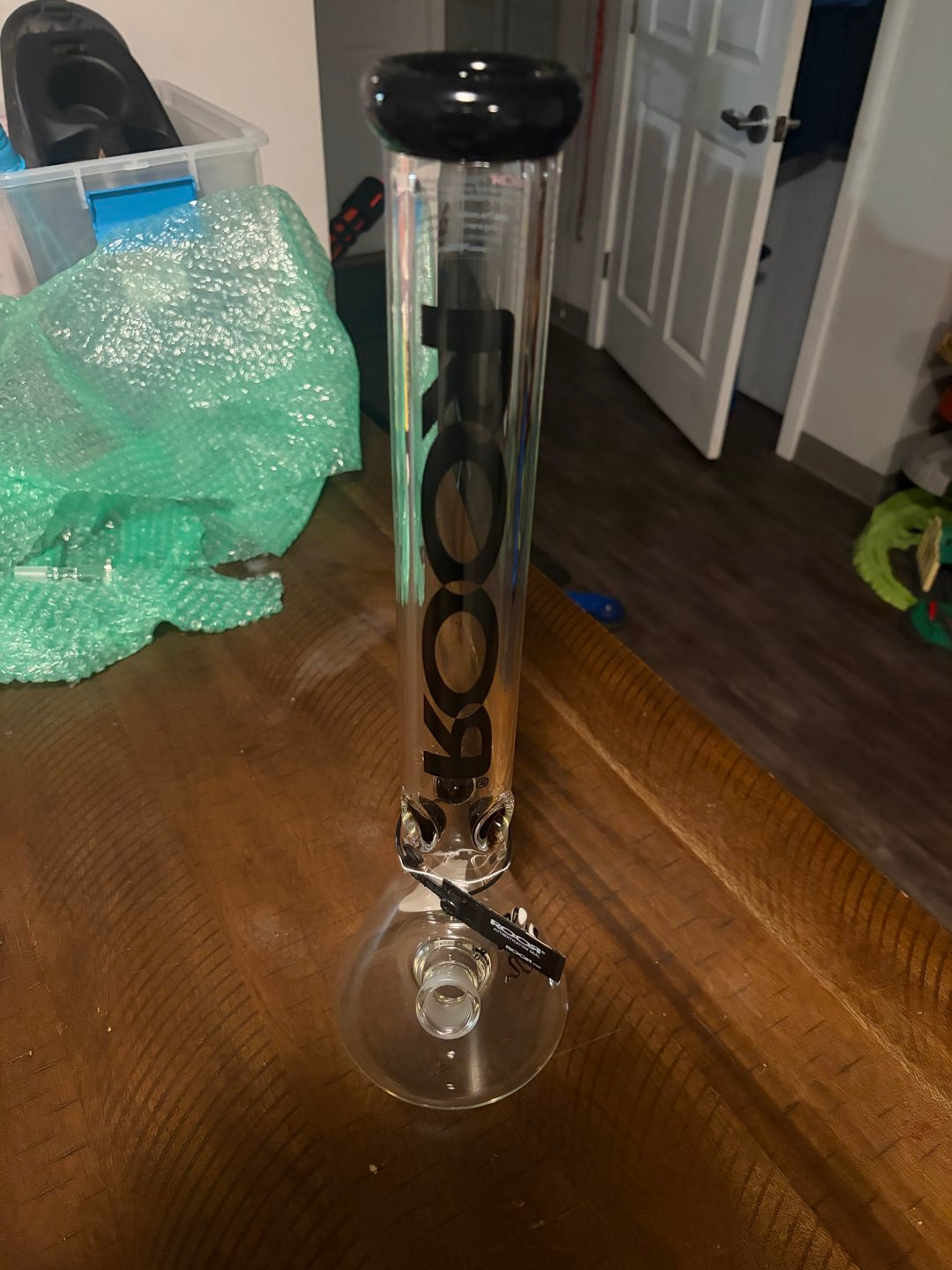 ROOR 18-inch Straight Glass Wate... | Shop RooR on GlassPass