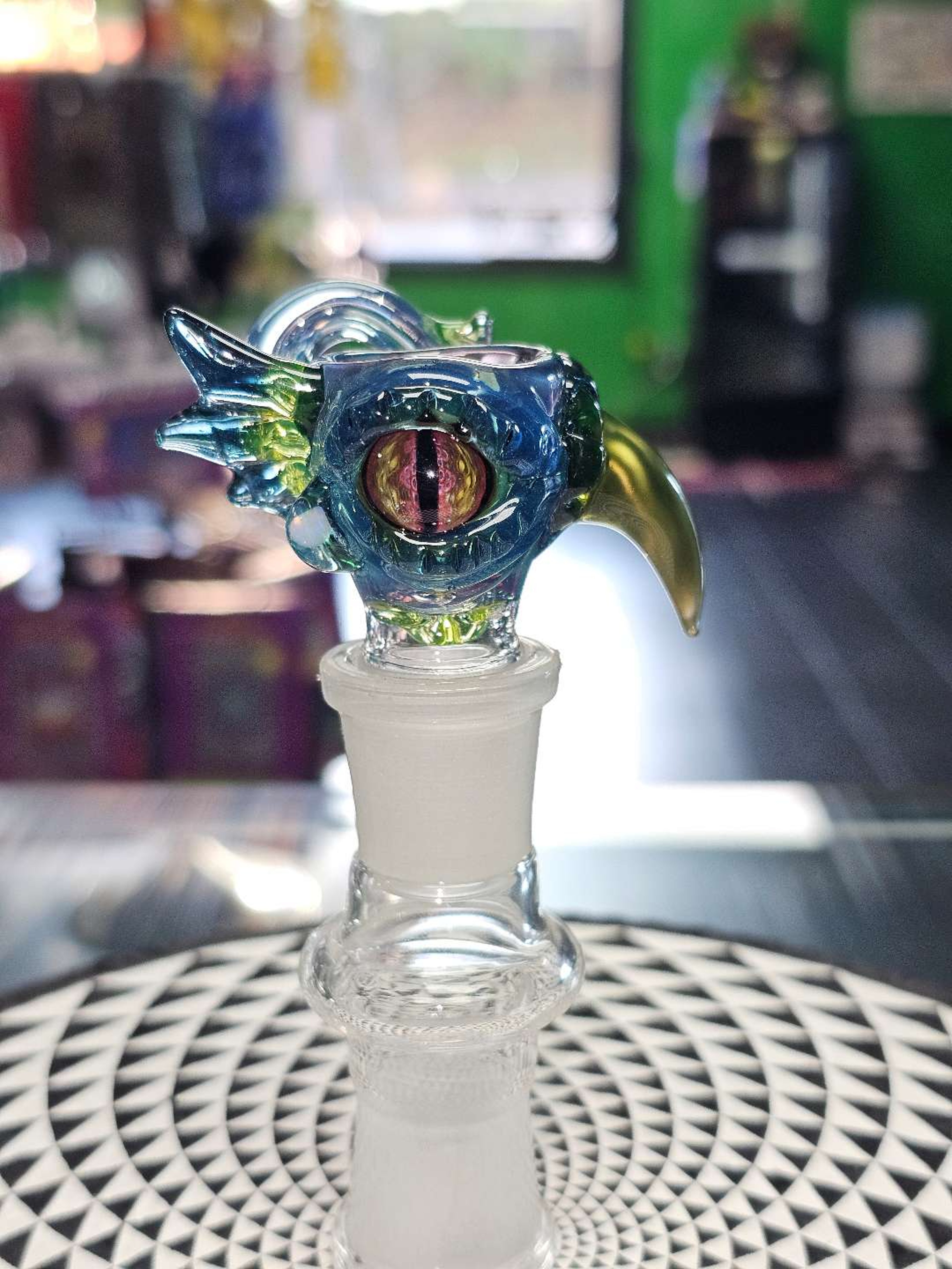 Mako Glass 18mm UV Dragon slide image 0