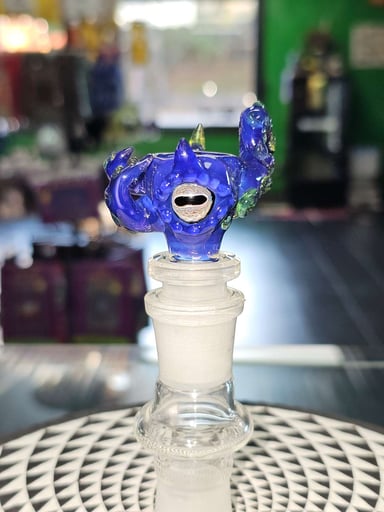 Preview pic of Mako Glass 14mm Octopus slide