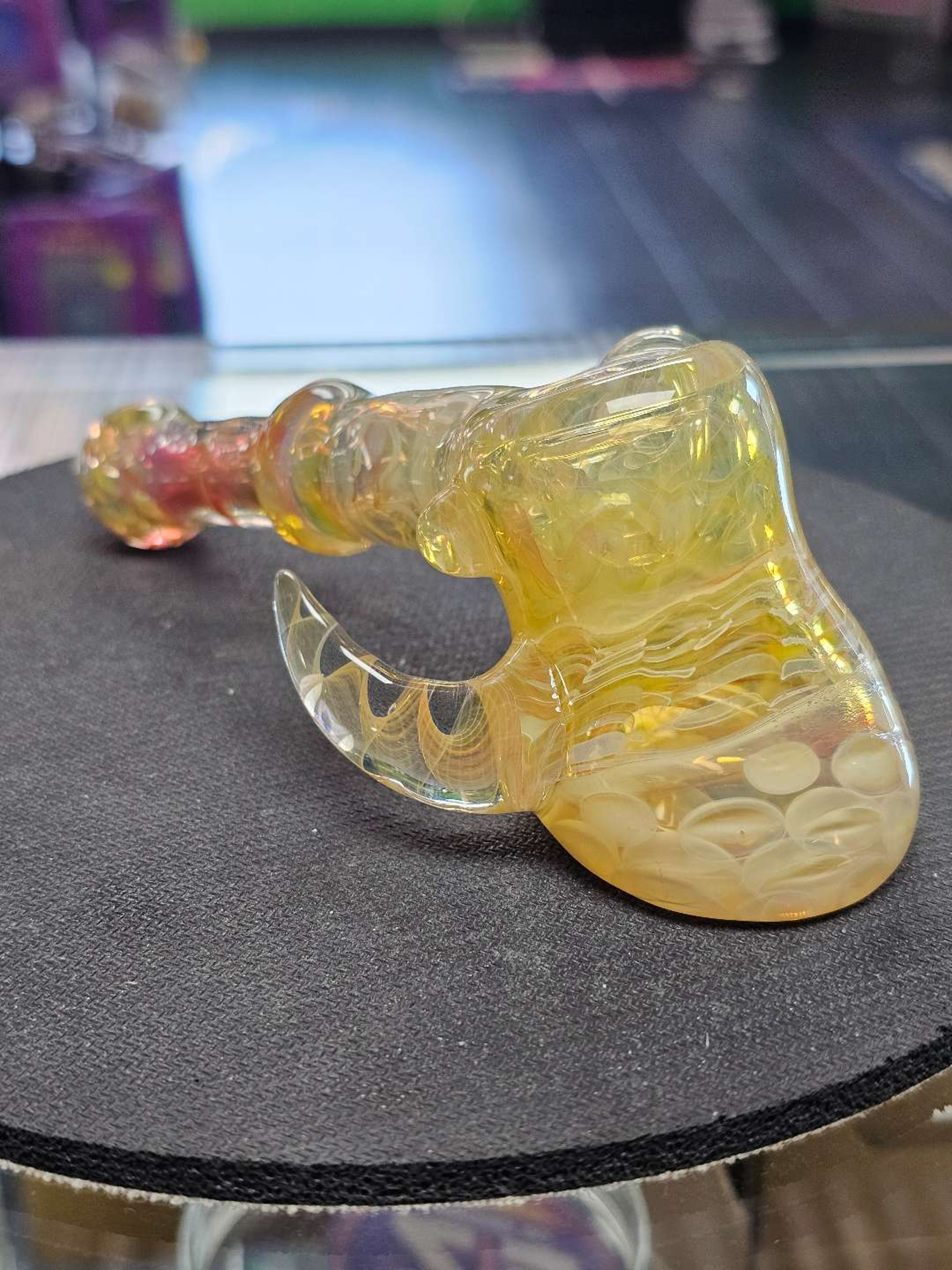 Preview pic of Mako Glass Fumed Hammer