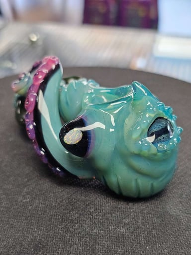 Preview pic of Mako Glass Octo-Hammer