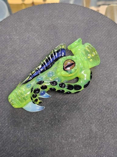 Preview pic of Mako Glass CFL Octopus Chillum