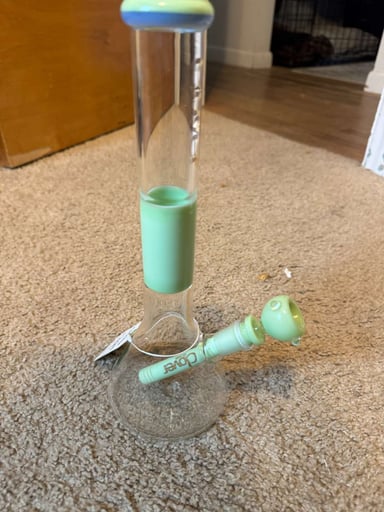 Preview pic of Clover Bong