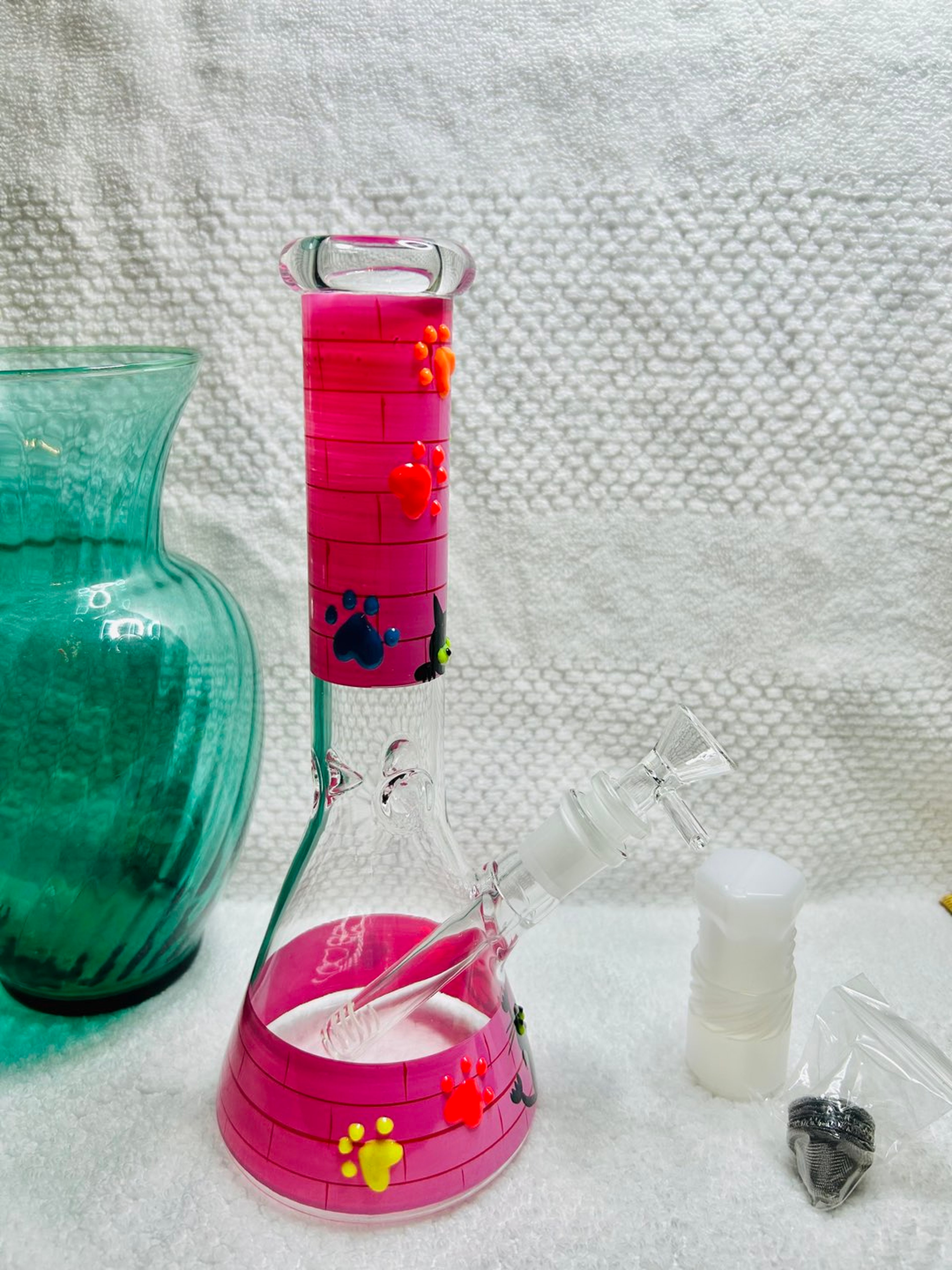 Preview pic of Black cat on Bright Pink wall  beaker bong