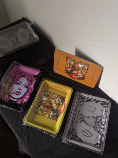 Preview pic of Rolling Trays $5 Each | RAW, Ace of Spades & More