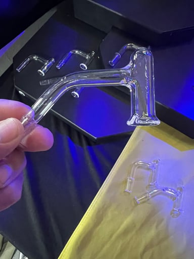 Preview pic of 10mm 45 degree puffco pivot adapter