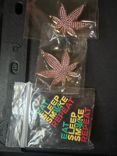 Preview pic of 4 qty croc shoe charm set