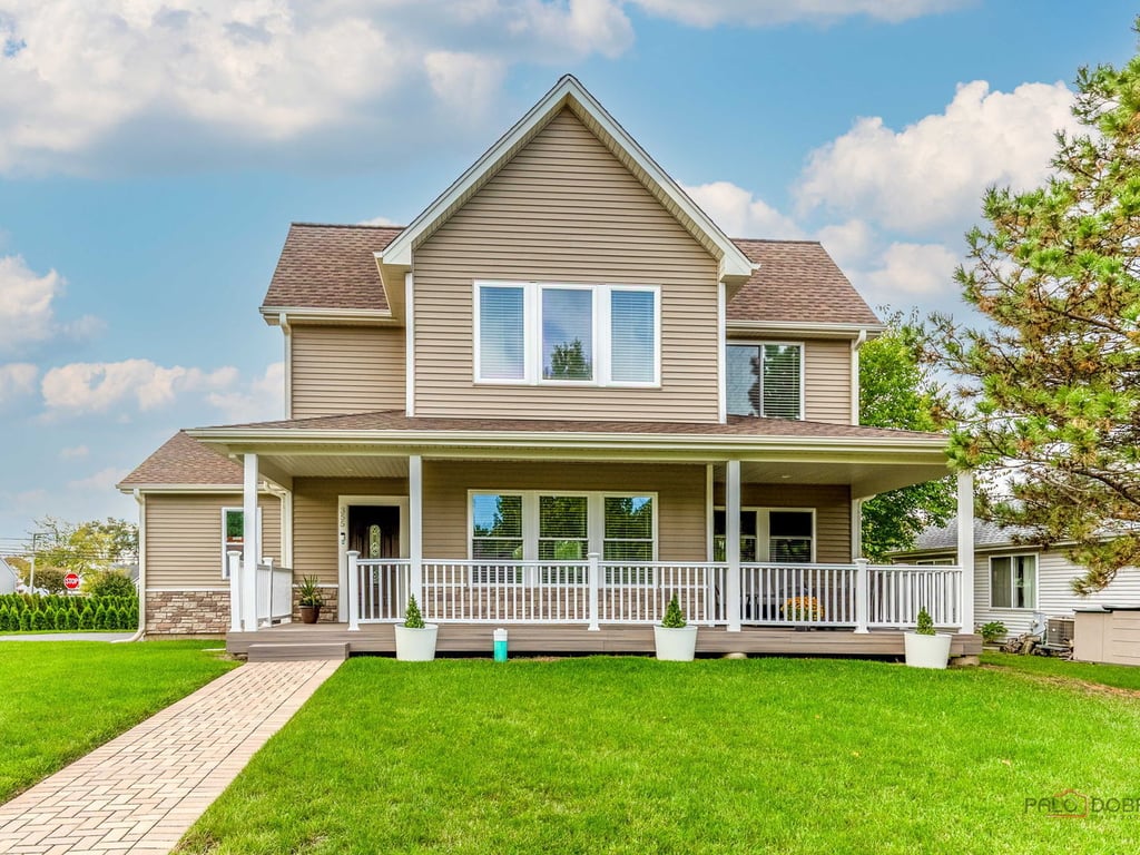 355 Woodhill Lane