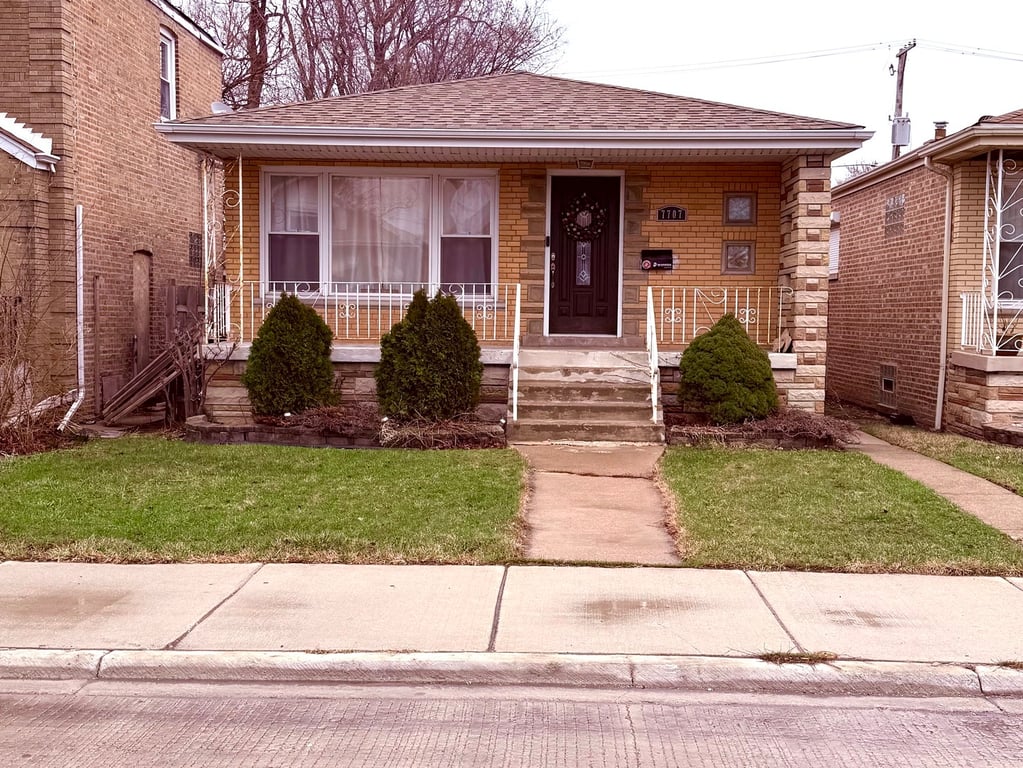 7707 Damen Avenue