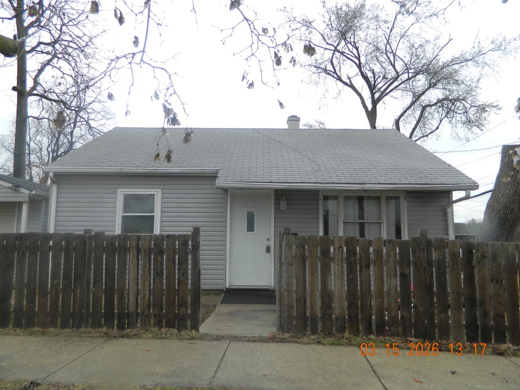 202 Loucks Street