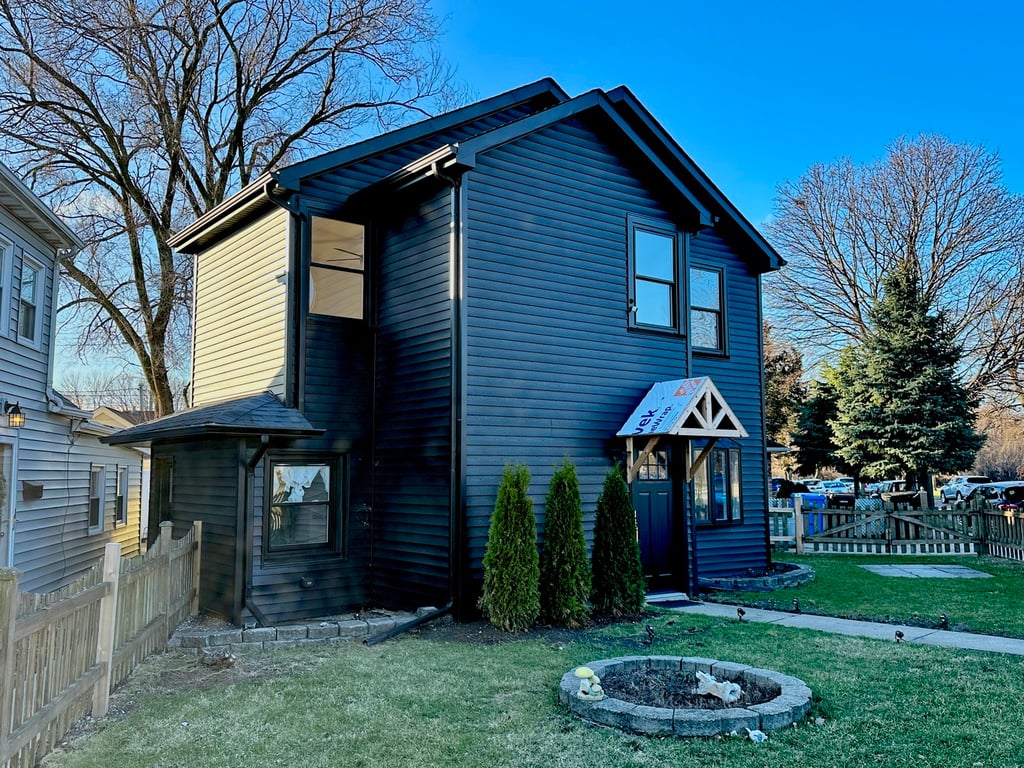 8325 Forest Preserve Avenue