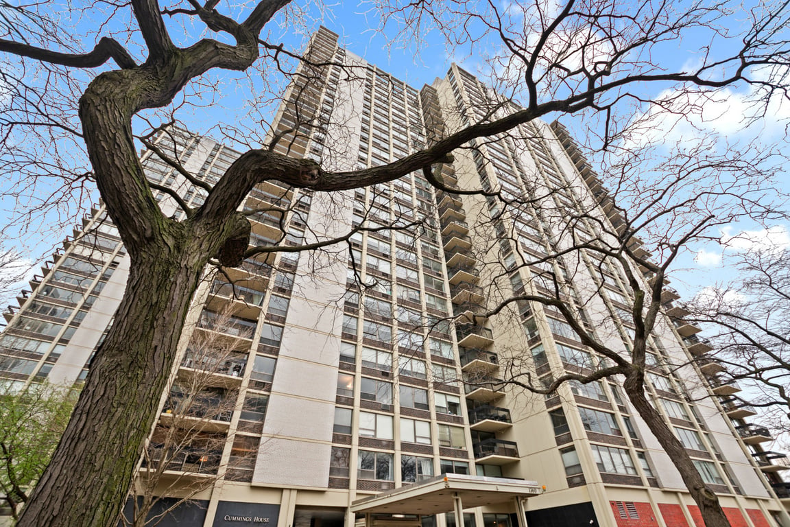 1360 Sandburg Terrace