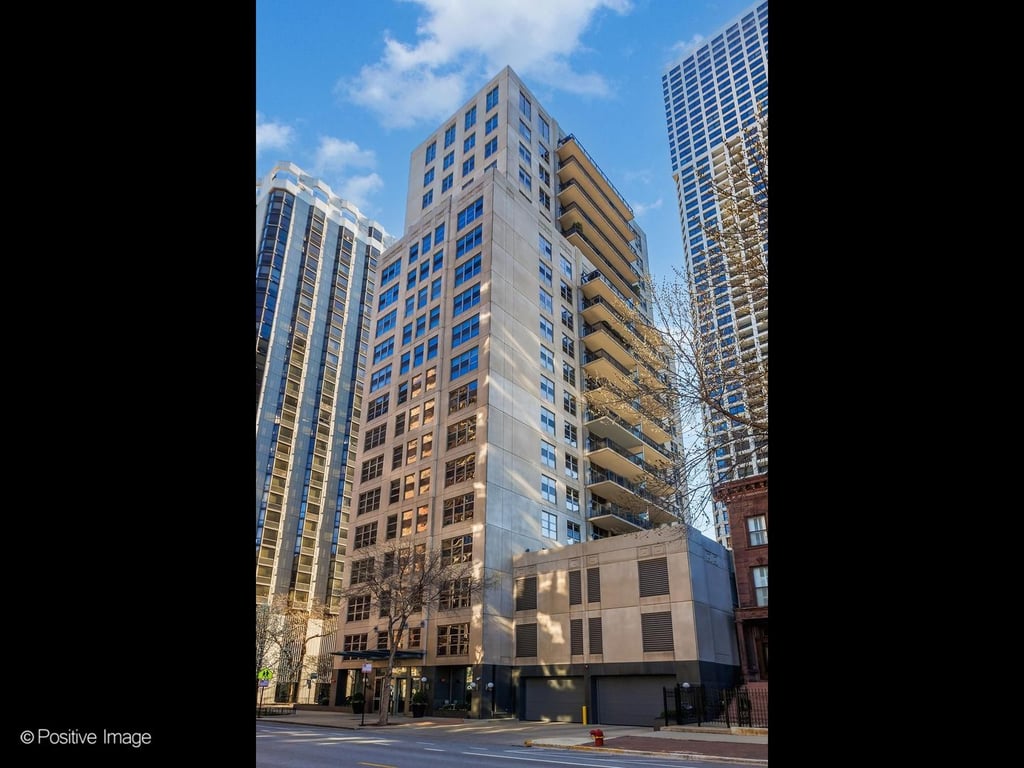 1035 DEARBORN Street