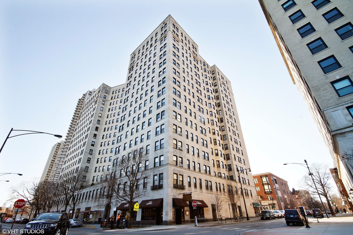 2000 Lincoln Park West Avenue