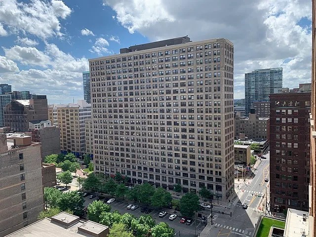 600 DEARBORN Street