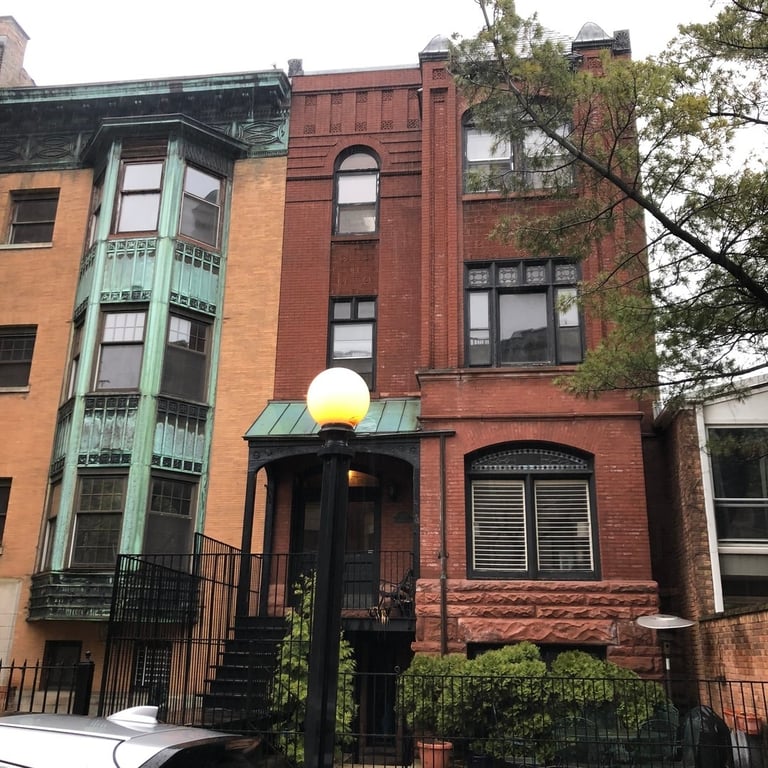 350 Dickens Avenue