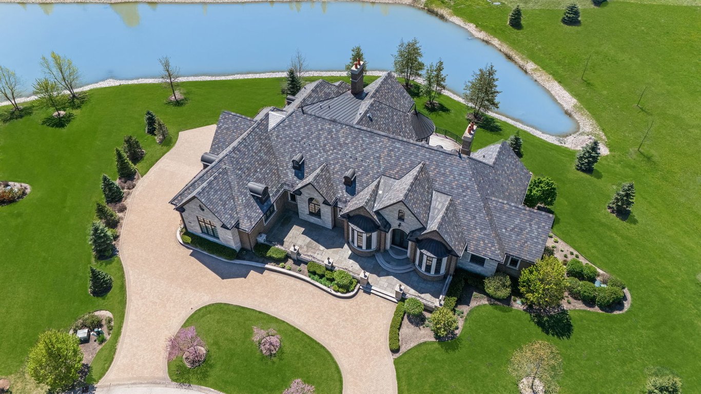 23 Enclave Court