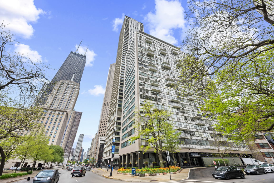 1000 Lake Shore Drive