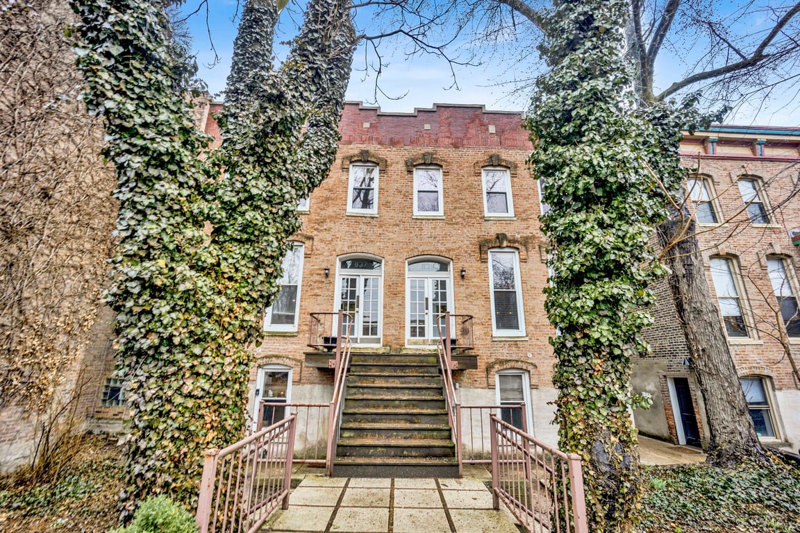 839 Laflin Street