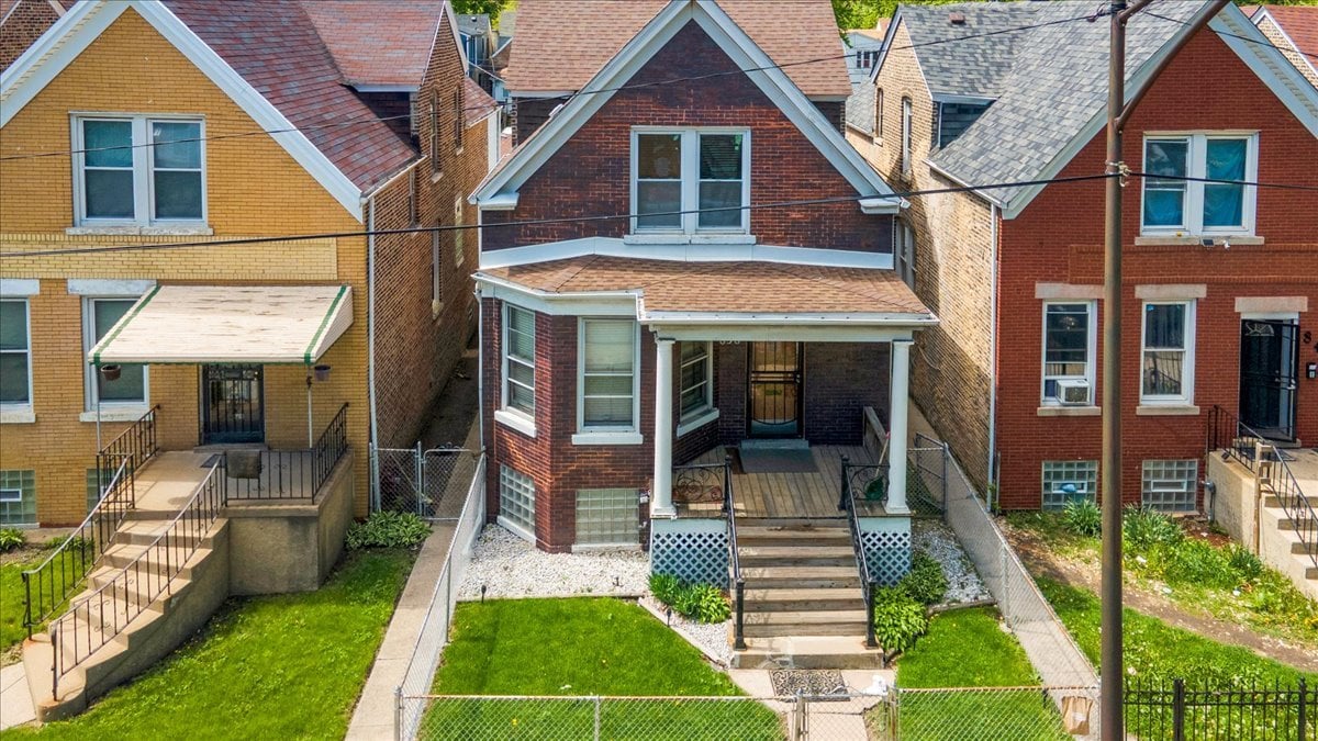 838 Homan Avenue