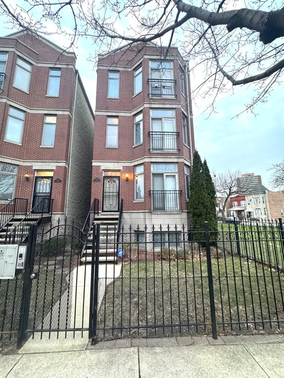 4242 Vincennes Avenue