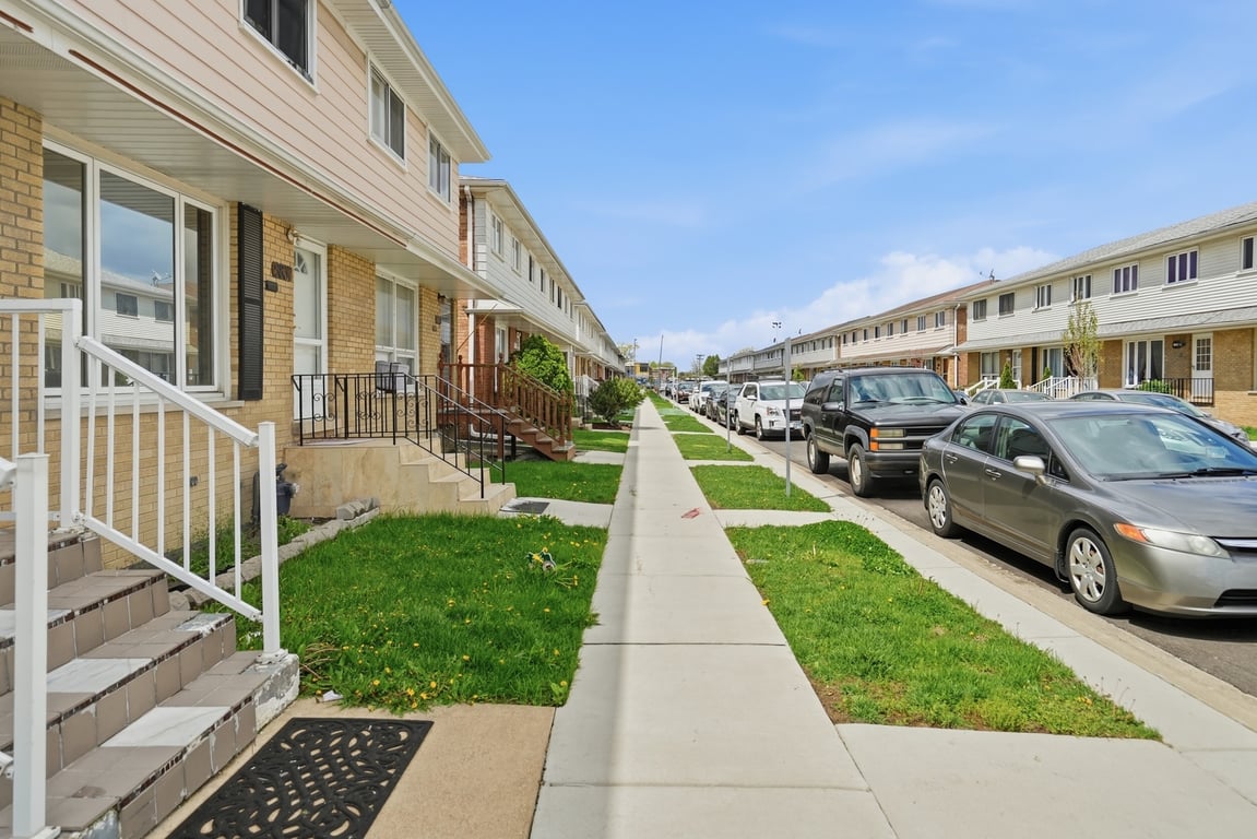 9835 Garden Court