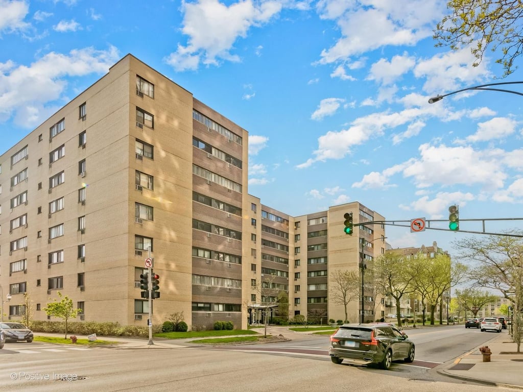 6300 SHERIDAN Road