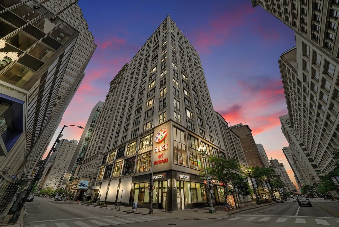 8 MONROE Street