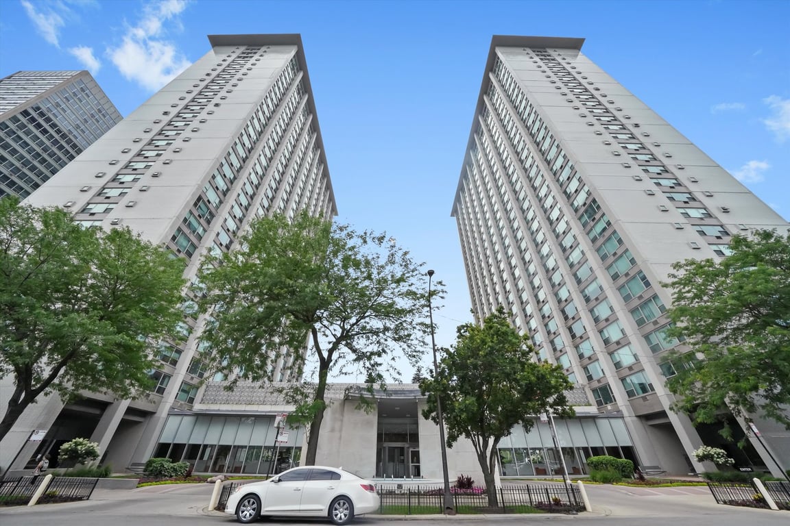 3600 Lake Shore Drive