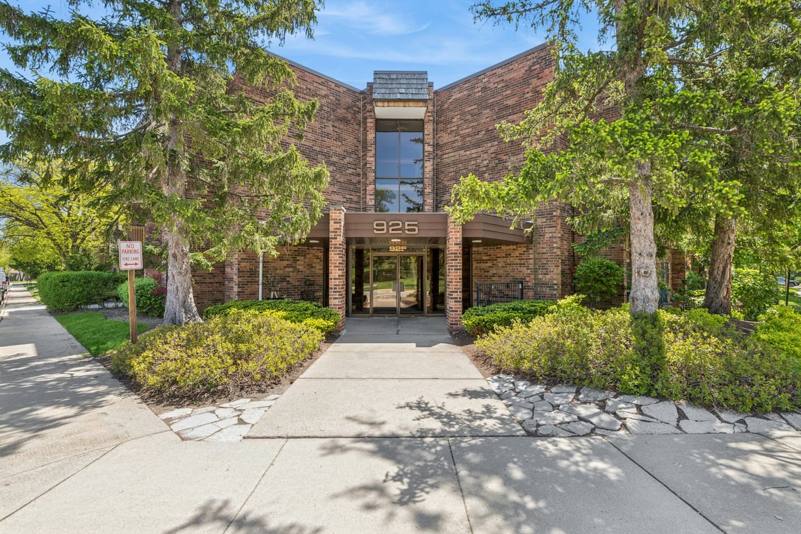 925 Spring Hill Drive