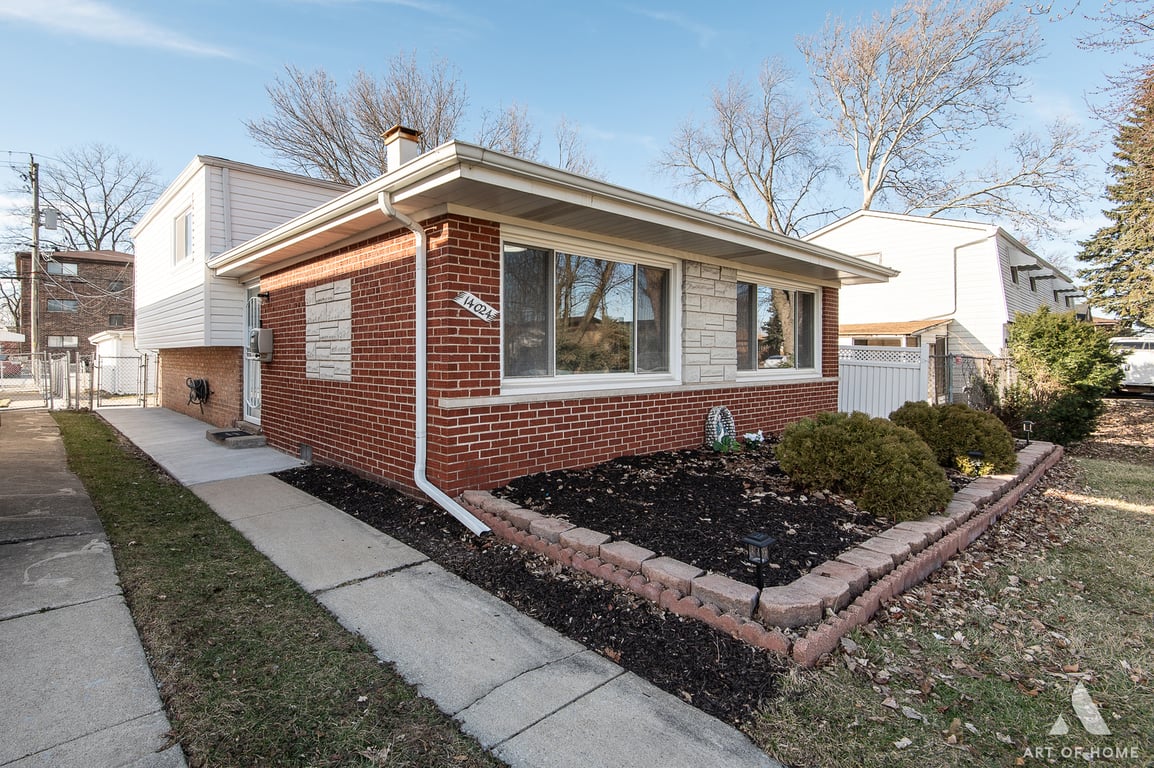 14024 Saginaw Avenue