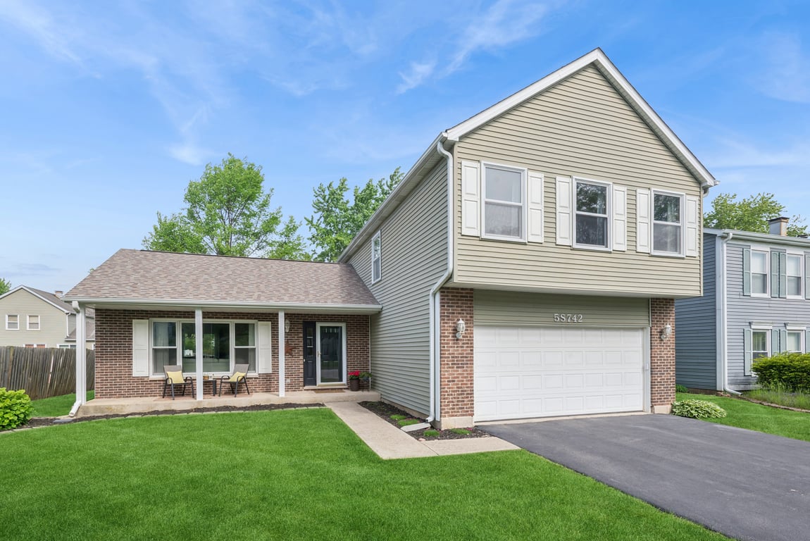 5S742 Meadow Lake Drive