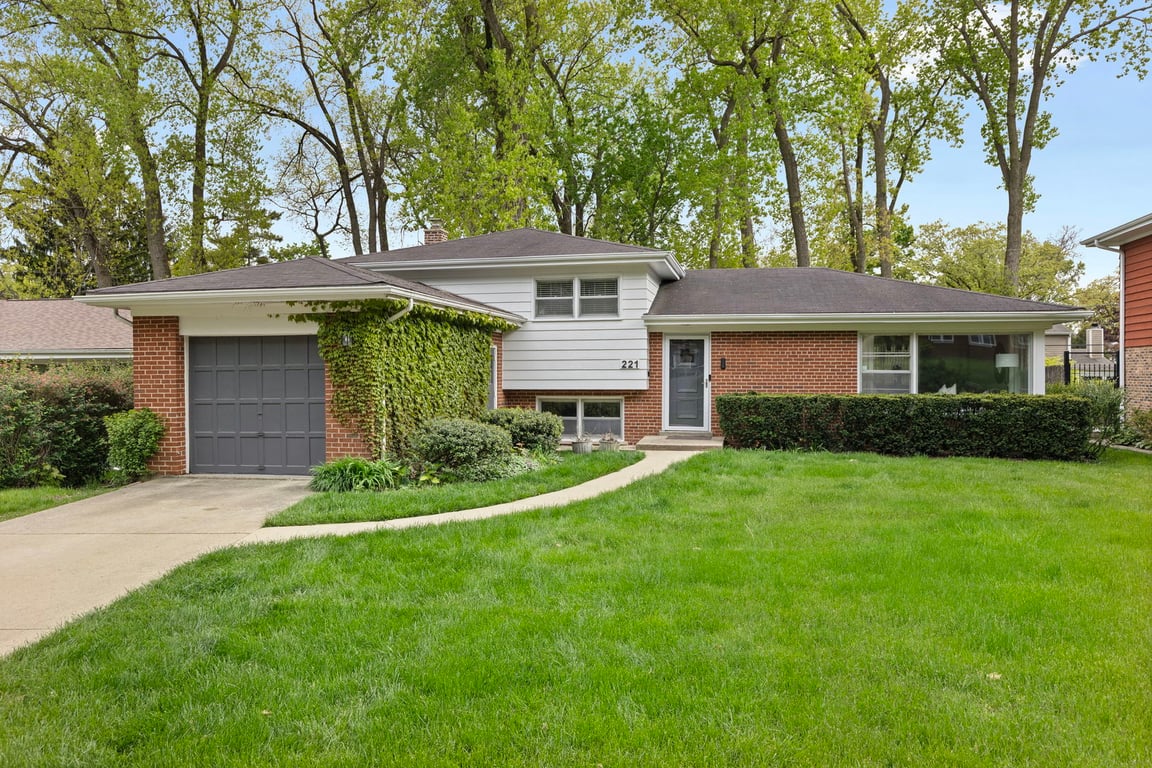 221 Sheridan Place