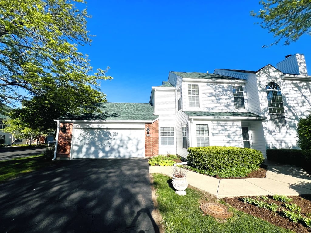 111 Woodbury Lane