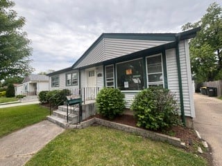 308 Queens Lane