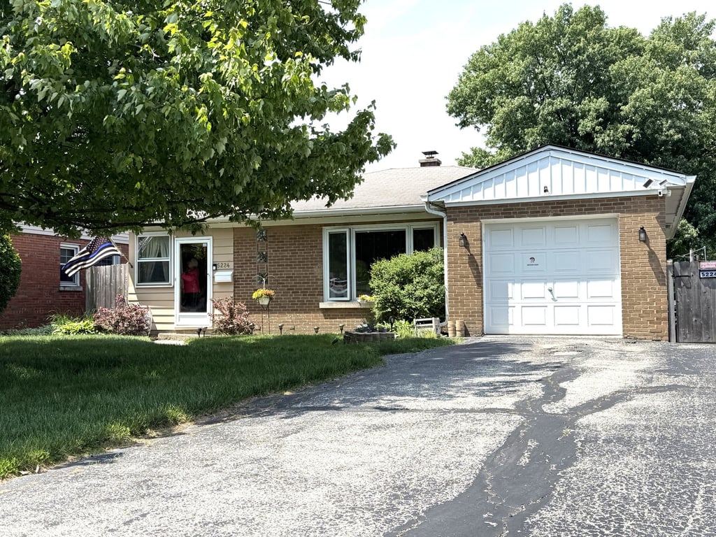 5224 Wolf Road