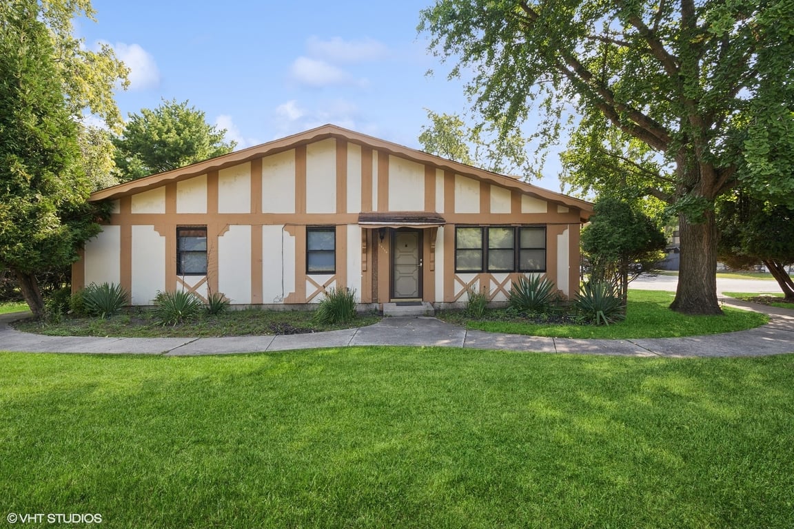 19128 Pine Drive